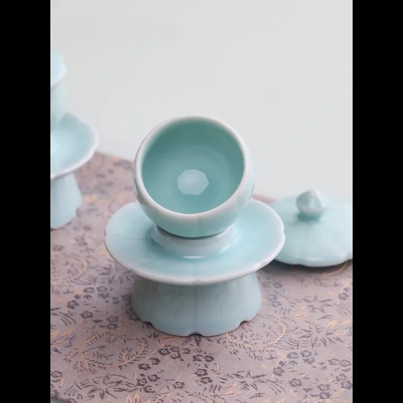 Celadon-Becher mit Weihwasser, – Celadon Ceramic Cup Bewertung und Preis